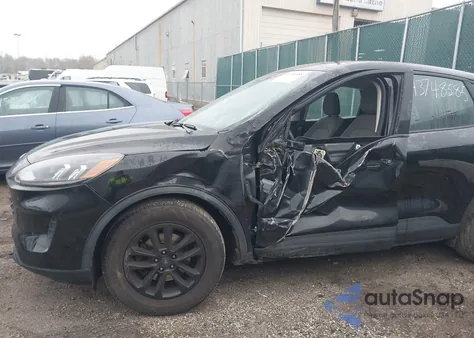 2022 Ford Escape S z USA, uszkodzony, nr VIN 1FMCU0F66NUA22674